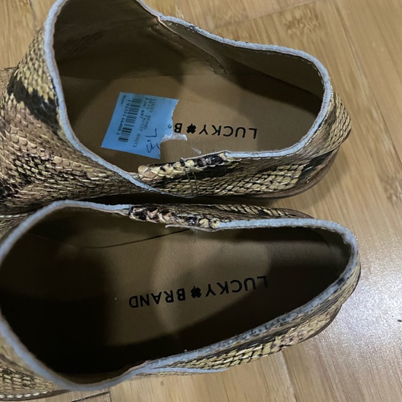 Lucky Brand Womens  Boots Size 7.5 Python Snake Skin Ankle Booties NWT - Picture 3 of 9